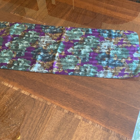 Lovely designer floral pattern multicolored scarf - Picture 4 of 10